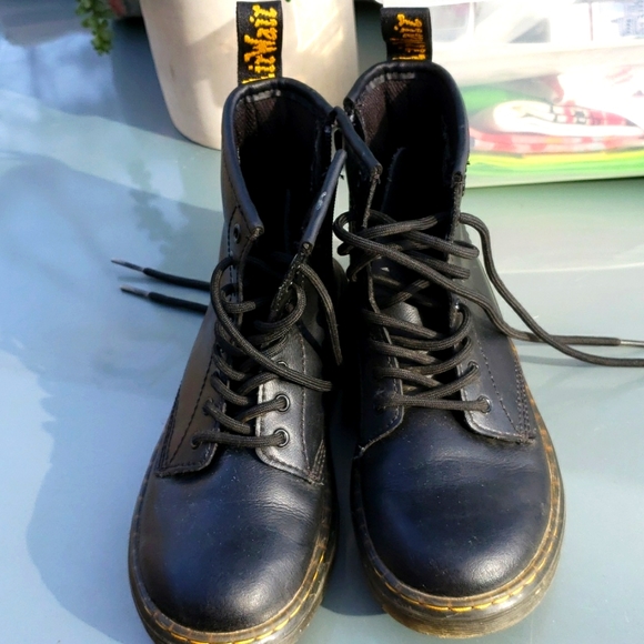 Kids Doc Martens Zavala  Black Leather combat boots sz US 1 / EU 32 - Picture 3 of 6